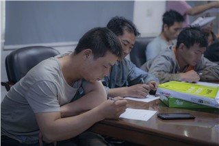 朝陽集團開展行車和有限作業(yè)空間安全操作培訓(xùn)、道路交通安全培訓(xùn)